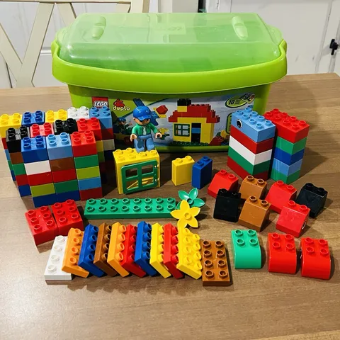 Lego Duplo Mixed Lot 100 Pieces - Lego Man - Window - Flowers - in large Tub
