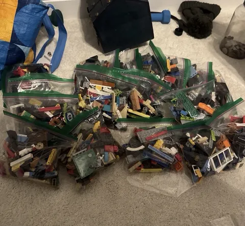2LBs Random Misc. Lego Bricks Bulk Lot Pieces Minifigures Random Building Lot