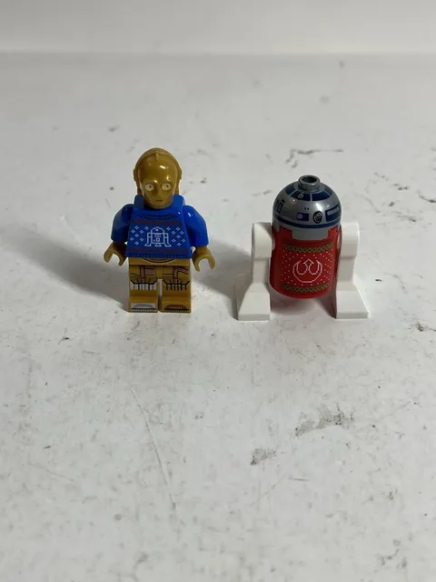 LEGO Star Wars Christmas Sweater C-3PO Protocol Droid & R2-D2 Astromech Droid