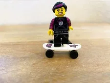 LEGO Collectable Minifigures: Skater Girl (8827-12/COL092) - 100% Complete