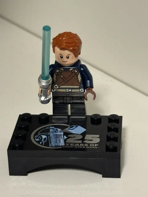 LEGO Cal Kestis Star Wars Jedi Minifigure w/ 25th Anniversary Display Base