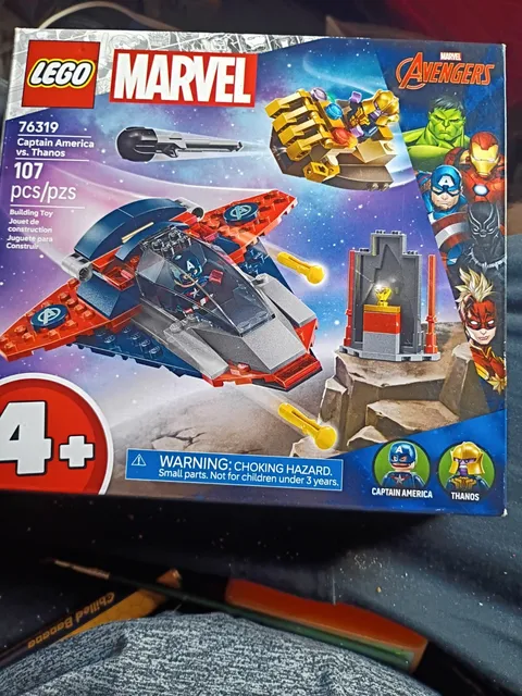 LEGO® Marvel Captain America vs. Thanos 76319