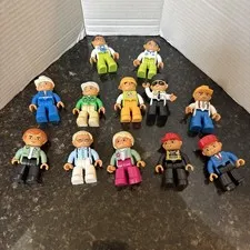 12 LEGO DUPLO People