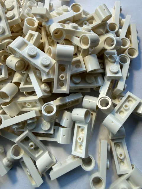LEGO - NEW-#3172-WHITE-PLATE MODIFIED 1 X 2 W/ PIN HOLE END-10 PIECES