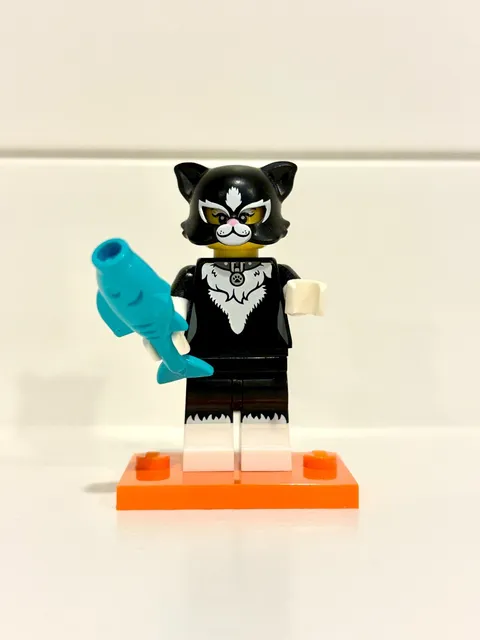 Lego Series 18 CMF Minifigure Cat Costume Girl 71021 New & Complete
