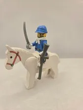 LEGO Western Cavalry Lieutenant minifigure on horseback