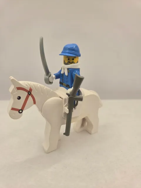 LEGO Western Cavalry Lieutenant minifigure on horseback