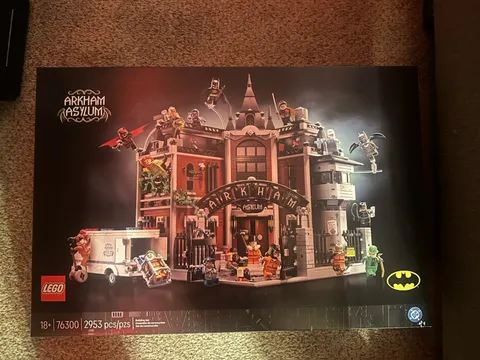 LEGO 76300 DC Batman Arkham Asylum- BRAND NEW, SEALED!