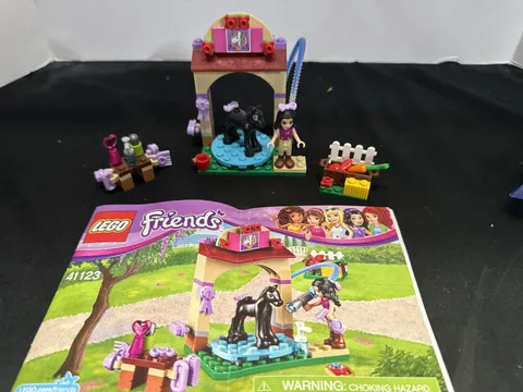 LEGO Friends 41123 Foal's Washing Station - 99% Complete - No Box