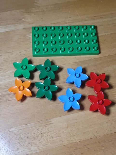 Lego Duplo Lot of 8 Multi Colored Flowers - Orange, Blue, Red & Green 