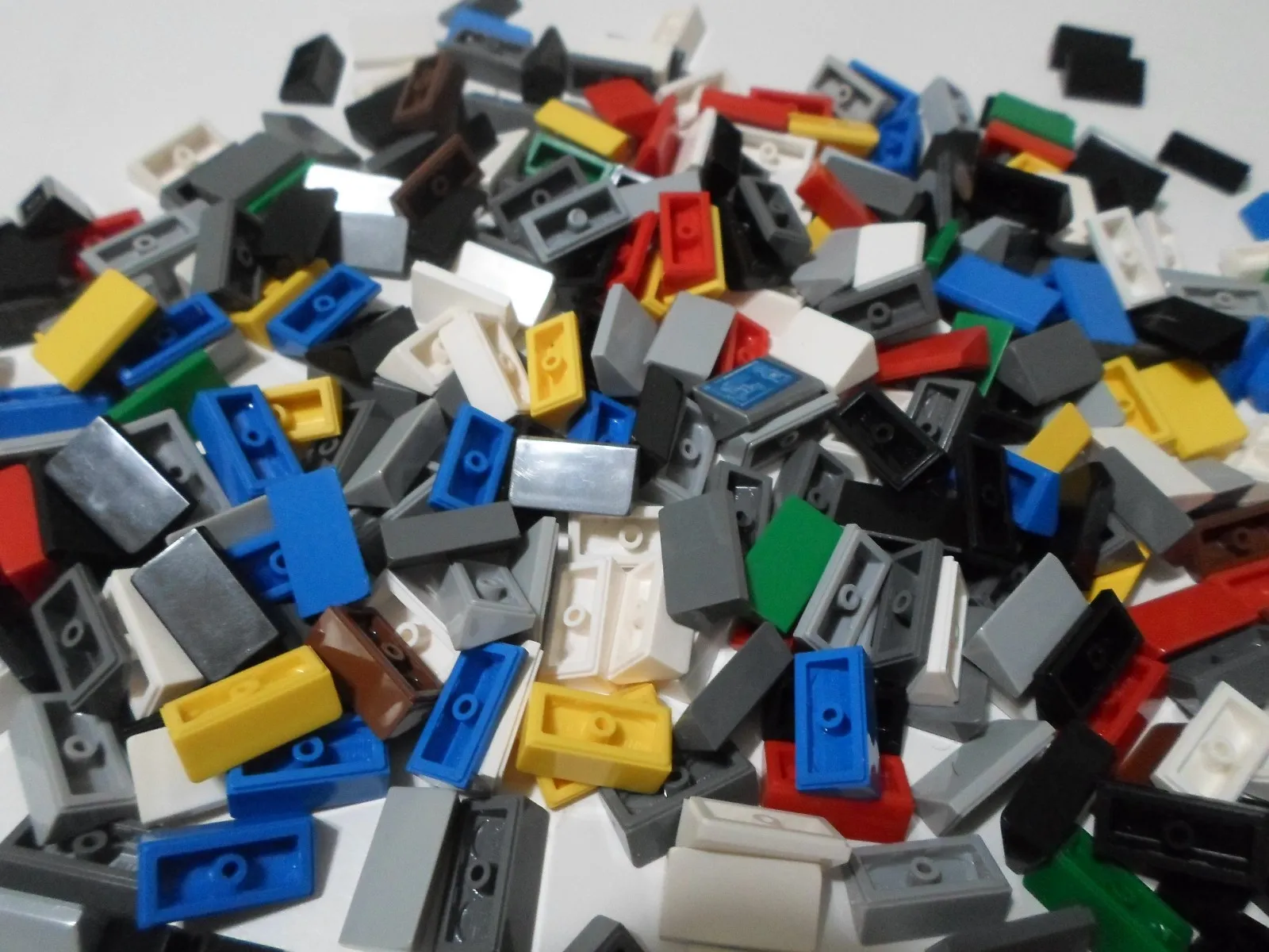 Lego 30 DEGREE 1X2x2/3 MIXED COLORS slope 290 PIECES PART # 85984