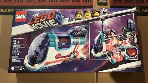 LEGO Movie 2 Pop-Up Party Bus 70828 brand new sealed box