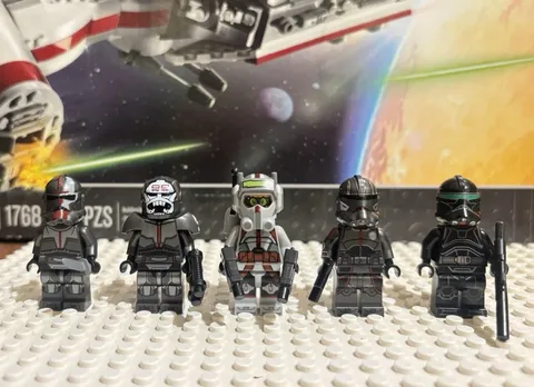 LEGO Star Wars: The Bad Batch Crew Minifigures w/ OG Weapons and Great Condition