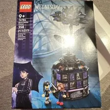 LEGO Wednesday 76784 Black Dahlia Flower 358 pcs Set, 9+, Brick Separator