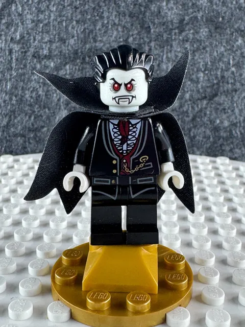 LEGO Lord Vampyre with Cape mof007 Retired Collectible Minifigure