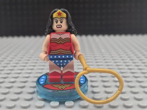 Lego Dimensions Wonder Woman Minifigure w/ Gold Lasso Base Tag