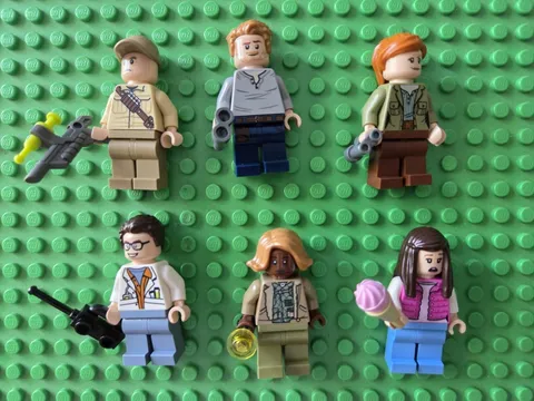 LEGO Jurassic World Park LOT Minifigures No Duplicates Watts Wheatley Dearing +