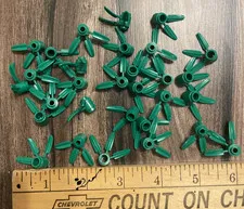 LEGO 30176 Green Plant Brick - Lot of 25 - FREE SHIPPING