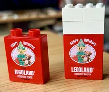 LEGO LEGOLAND Discovery Center Happy Holidays Printed Brick Lot Red White 2pc