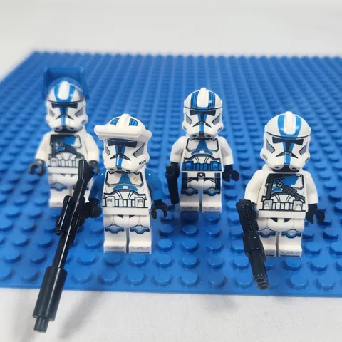 Lot Of 4 LEGO Star Wars Clone Trooper Minifigures 501st Clone Army Genuine