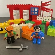 LEGO DUPLO Pieces Superman/ Construction Worker. LOT OF 32 Rare Discontinued🔥