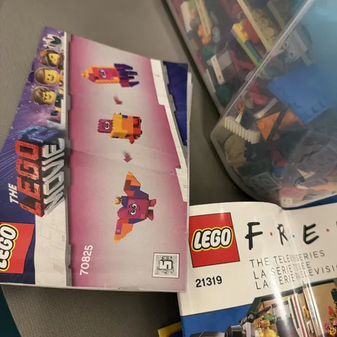 HUGE LOT OF LEGO SMALL pieces sets and more 