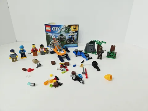 Lego City Off Road Chase 60170 lot