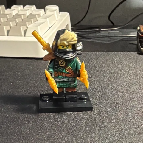 LEGO CMF Series 29 Mysterious Ronin Lloyd  *NEW*