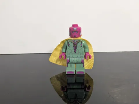 LEGO Marvel Super Heroes: Vision Minifigure Yellow Spot (sh0303)