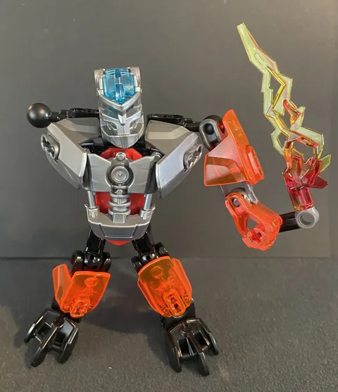 LEGO BIONICLE: Protector of Fire (70783) incomplete figure missing arm