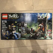 LEGO Monster Fighters The Crazy Scientist & His Monster 9466 Glow Dark 430pc