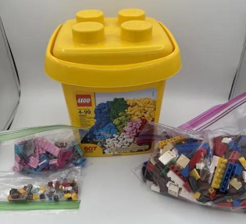 LEGO 10662 Creative Bucket Building Bricks Parts Lot Bucket Minifigure Pieces