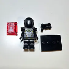 LEGO Cmf Galactic Bounty Hunter Series 19 w/ Black Helmet Blaster Red Tile Base