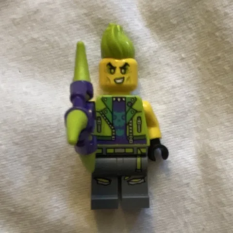 LEGO Minifigure w/ Green Mohawk Hair & Purple/Lime 3-Blade Weapon Accessory