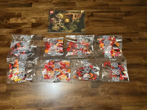 LEGO 21348 Dungeons & Dragons Never Assembled, Includes Manual And Wings SEALED