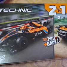 LEGO Technic 42169 NEOM McLaren Formula E Race Car Set 452 pcs 9+ 2-in-1