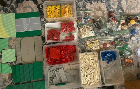 HUGE Vintage LEGO Bulk Lot 15 lbs+ 1970s 1980s Classic Town Castle w/ Manuals