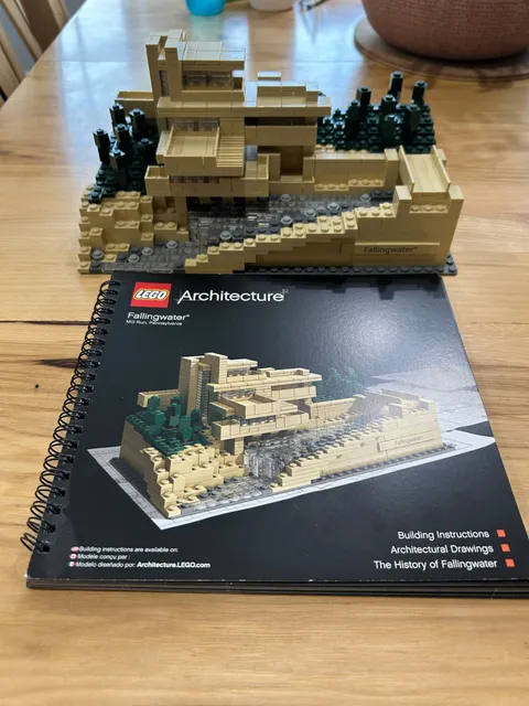 LEGO ARCHITECTURE: Fallingwater (21005)
