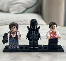 Lego Alien Custom Printed Minifigure Lot Ripley and Xenomorph