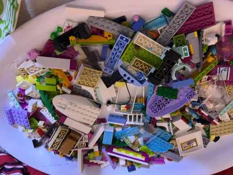 lego  friends store and cinderella mixed   large lot FIGURES PARTIAL LOCATED  PZ