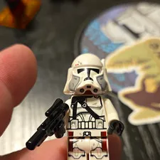 LEGO Star Wars Comander Bacara Minifigure w/ Helmet & Black Blaster