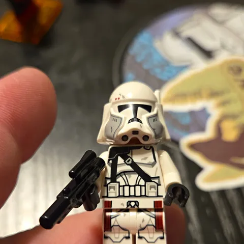 LEGO Star Wars Comander Bacara Minifigure w/ Helmet & Black Blaster
