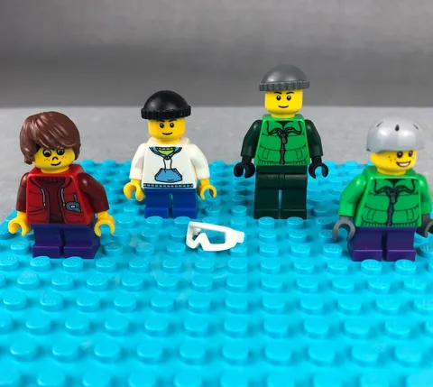 LEGO TOWN CITY Minifigure Mixed Lot x 4 Skier Snow-Boarder Boy Man Goggles
