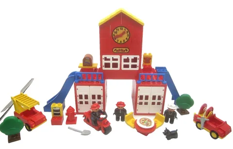 Vintage LEGO Duplo 2658 Fire Station No. 9 Set parts mostly complete 1989