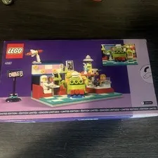 Lego 40687 Alien Space Diner Limited Edition New Sealed