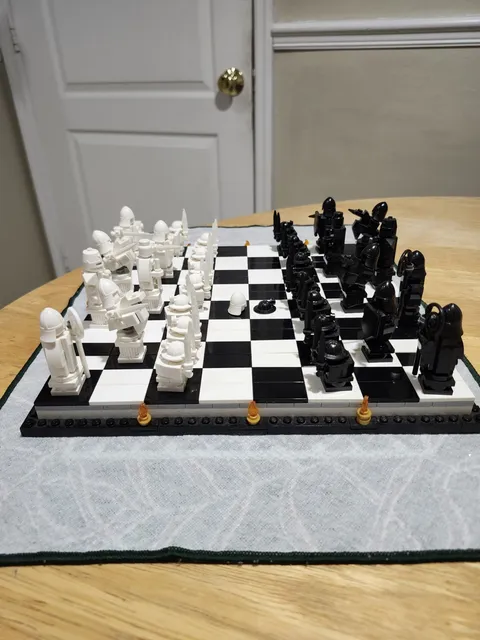 Lego 76392 Harry Potter Hogwarts Wizard’s Chess Set W/30 MINIFIGURES-As Is