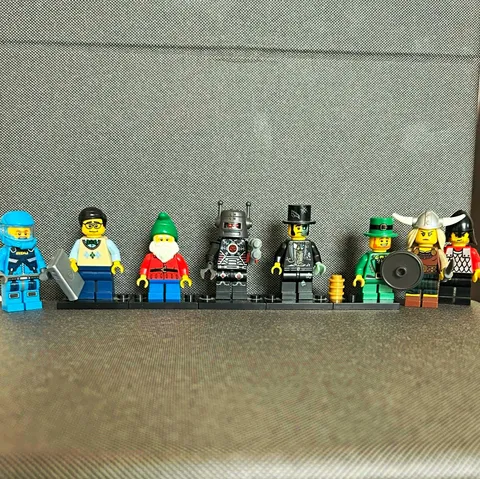 LEGO Minifigures Mixed Lot of 8 Assorted Minifigures with Accessories
