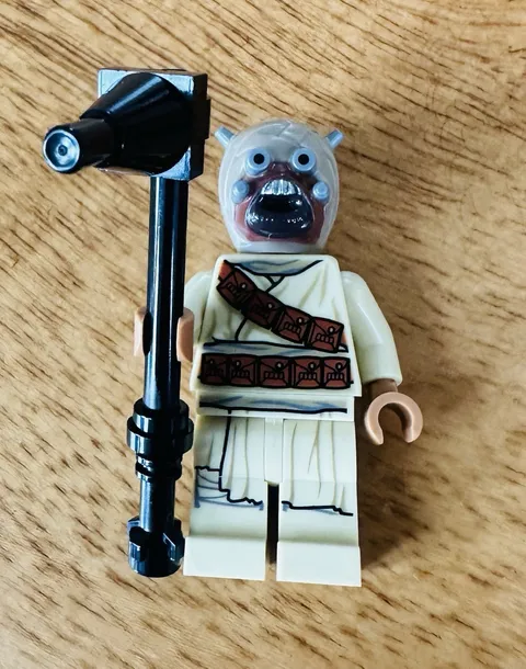 LEGO Star Wars Tusken Raider Minifigure sw1074 Dark Tan Head with Spikes