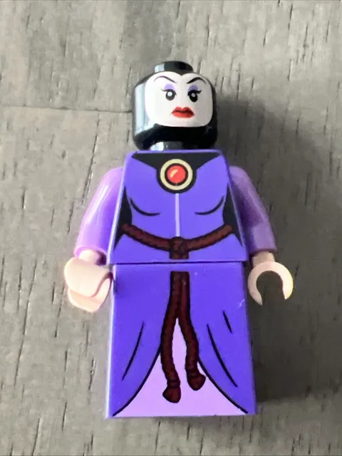 LEGO dis109 The Queen Disney 100 No Crown No Cape