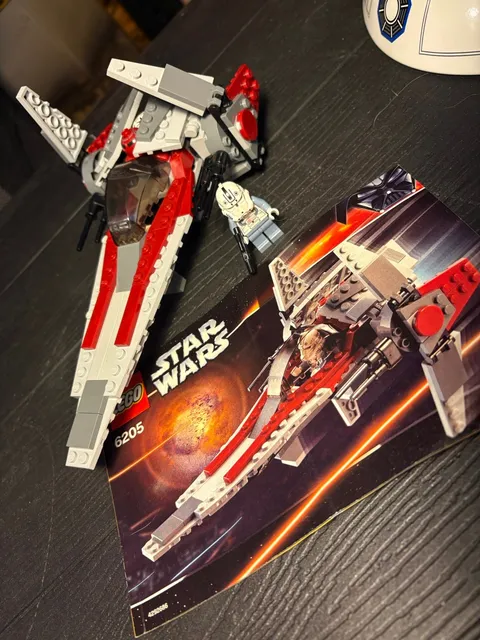 LEGO Star Wars 6205 V-Wing Fighter 100% Complete w/ Minifigure & Manual